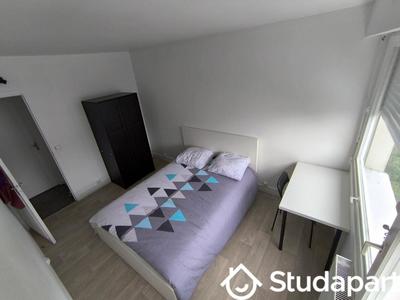 Chambre - 13 m² - 1 pièce