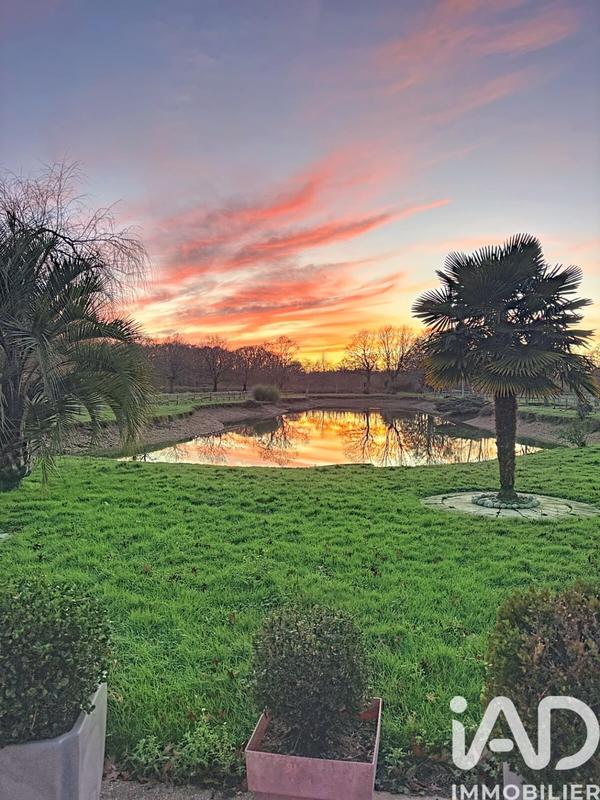 Maison - 328 m² - 8 pièces