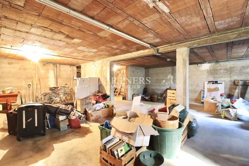 Maison - 365 m² - 11 pièces