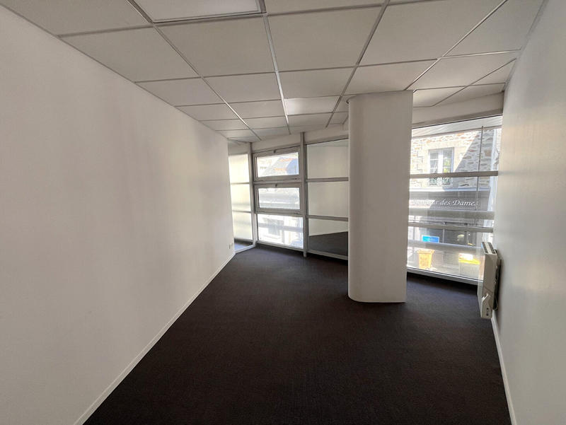 Bureau - 79 m² - 5 pièces