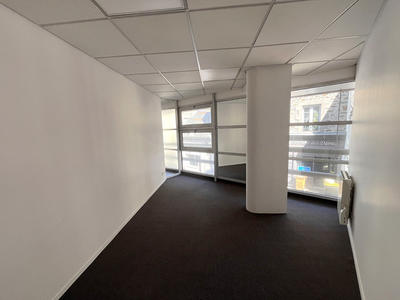 Bureau - 79 m² - 5 pièces