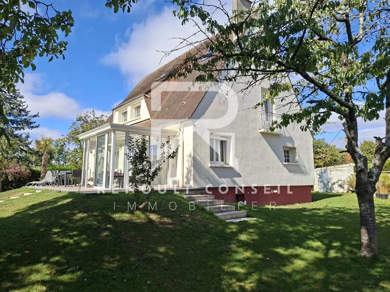 Maison - 221 m² - 9 pièces