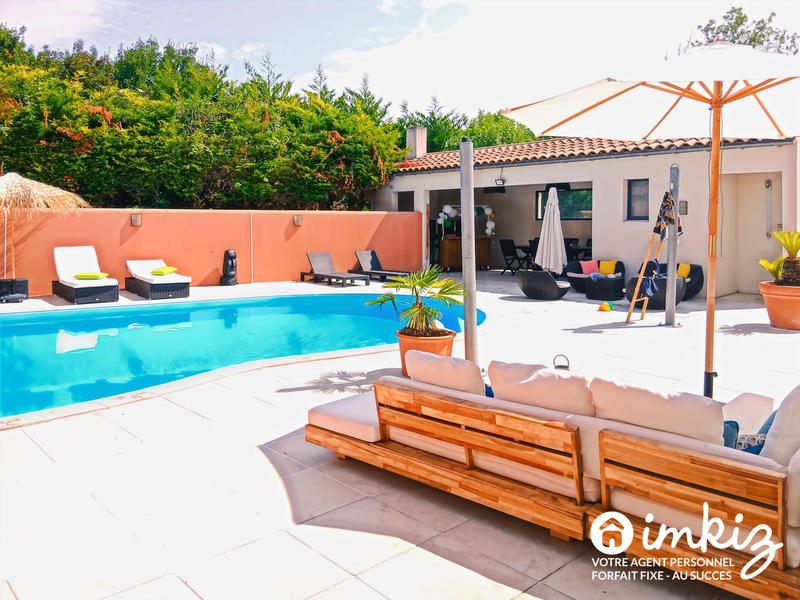 Maison - 252 m² - 8 pièces