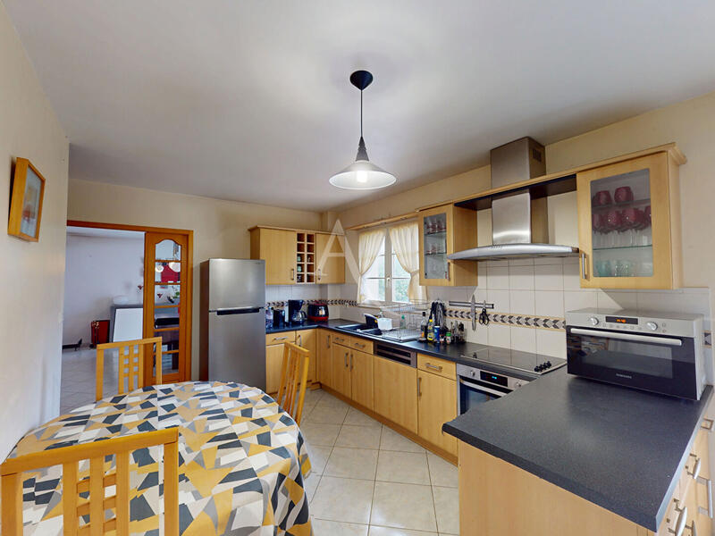 Maison - 171 m² - 6 pièces