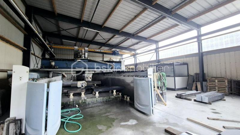 Local d'activité / Entrepôt - 820 m² - 2 pièces