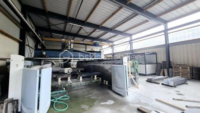 Atelier d'activités - 820 m² - 2 pièces