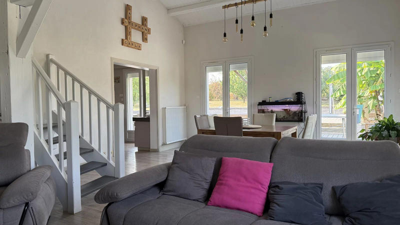 Maison - 307 m² - 10 pièces