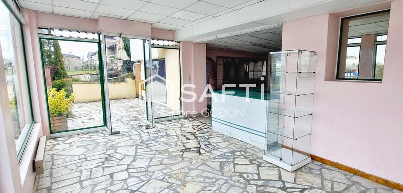 Local commercial - 100 m² - 4 pièces