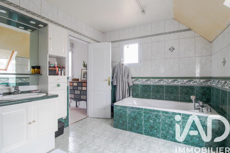 Maison - 247 m² - 6 pièces