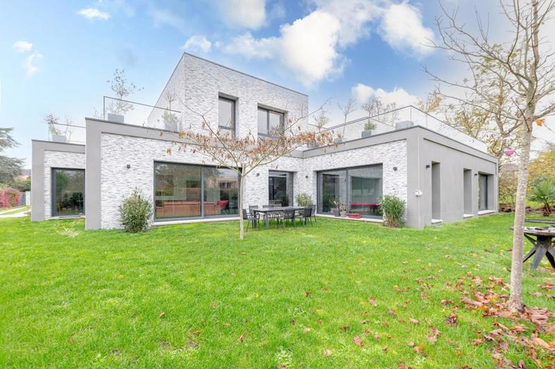 Maison d'architecte - 325 m² - 7 pièces