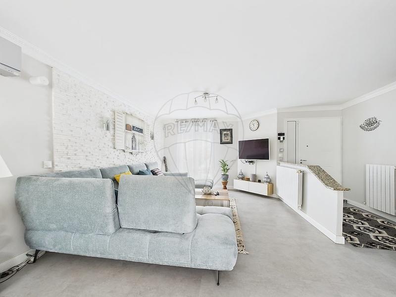 Maison - 93 m² - 6 pièces