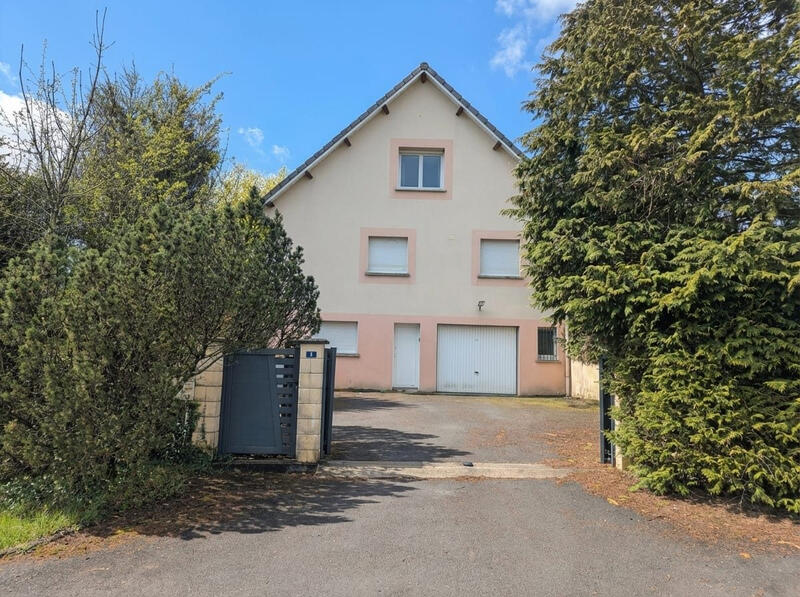 Maison - 150 m² - 8 pièces