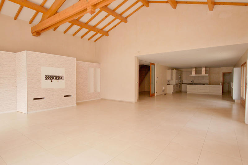 Maison - 337 m² - 5 pièces