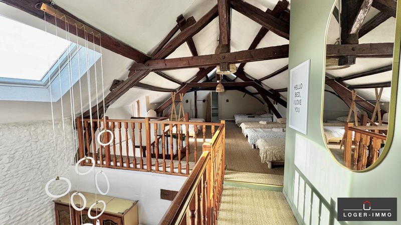 Maison - 302 m² - 9 pièces