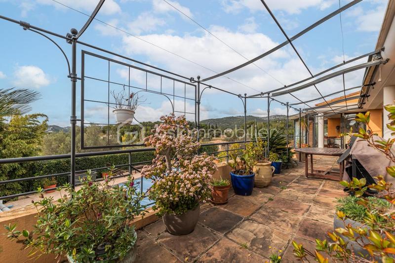 Villa - 229 m² - 6 pièces