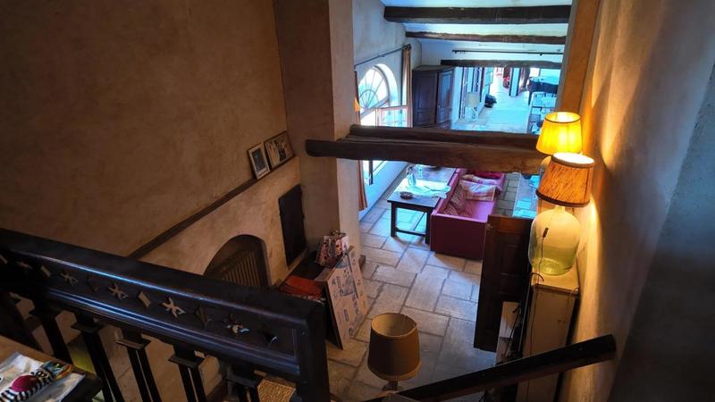 Propriété - 273 m² - 10 pièces