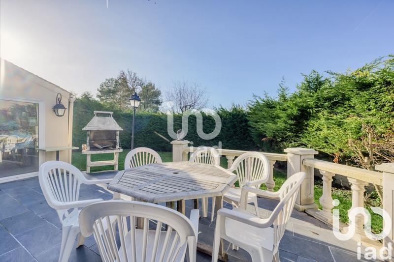 Maison - 250 m² - 7 pièces