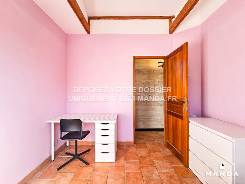 Chambre - 9 m² - 5 pièces