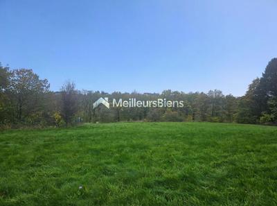 Terrain constructible - 2 400 m²