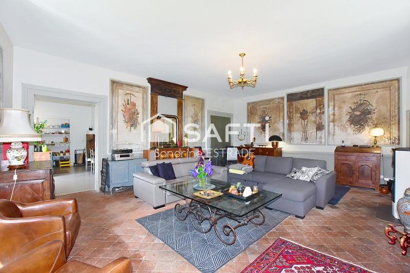 Maison - 296 m² - 7 pièces