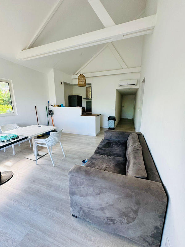 Appartement - 99 m² - 4 pièces