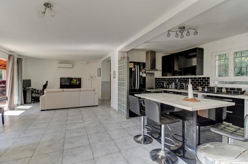 Maison - 104 m² - 5 pièces