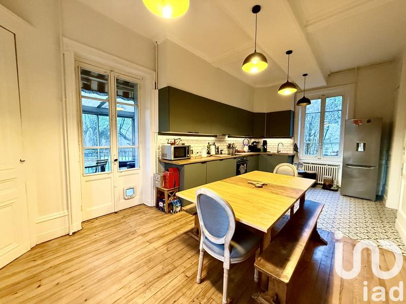 Maison - 207 m² - 10 pièces