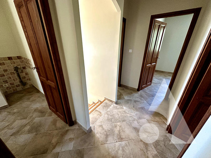 Maison - 226 m² - 8 pièces