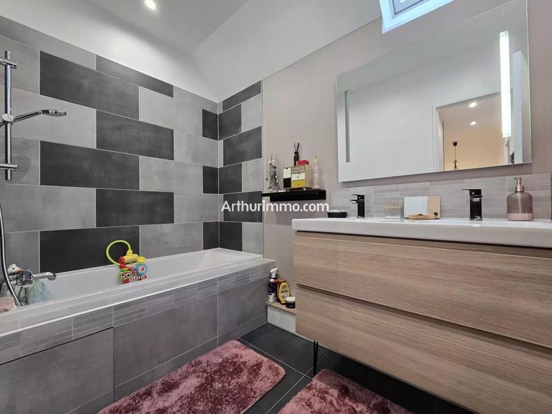 Maison - 110 m² - 5 pièces