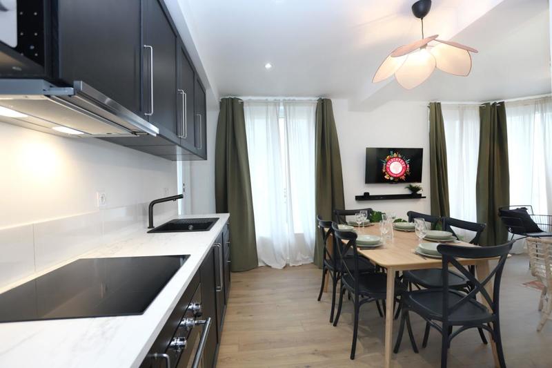 Appartement - 95 m² - 6 pièces