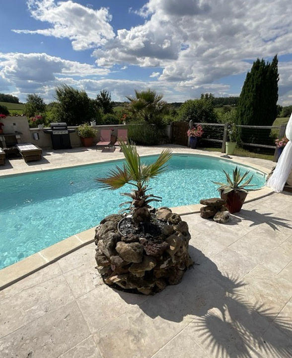 Maison - 231 m² - 8 pièces