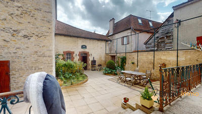 Maison - 287 m² - 8 pièces