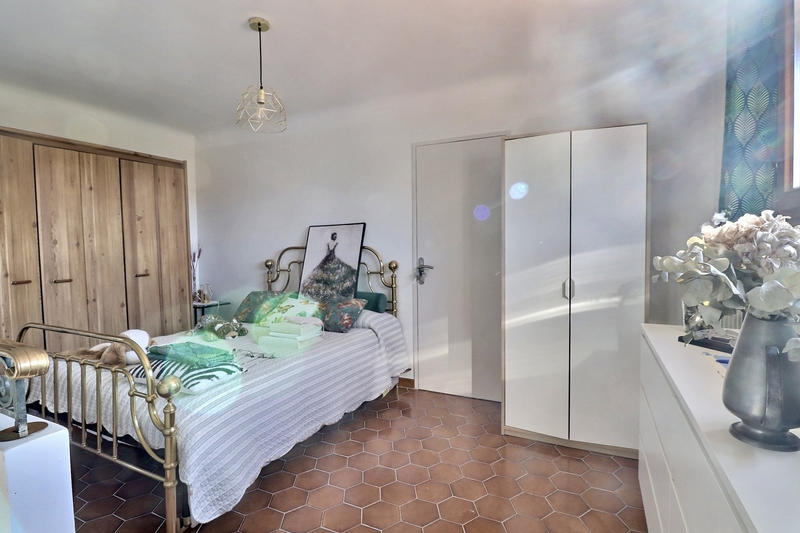 Maison - 290 m² - 9 pièces