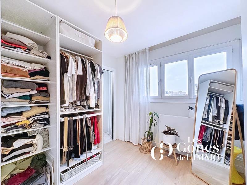 Appartement - 100 m² - 4 pièces