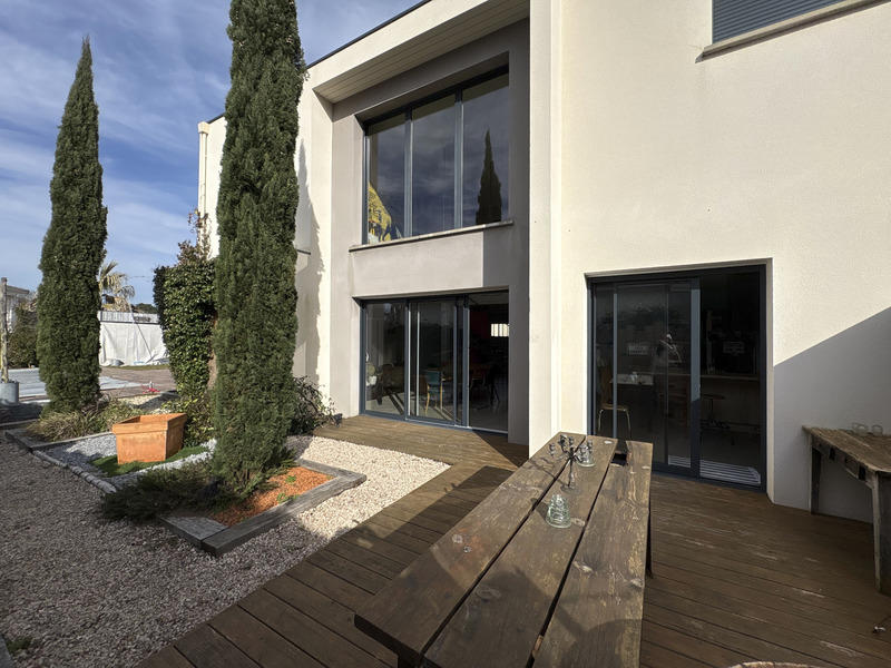 Maison - 228 m² - 7 pièces