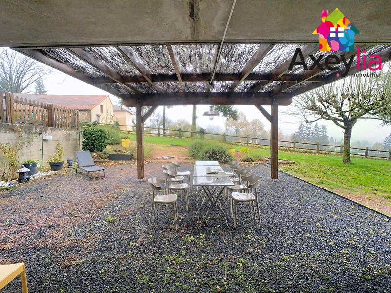 Maison - 214 m² - 8 pièces