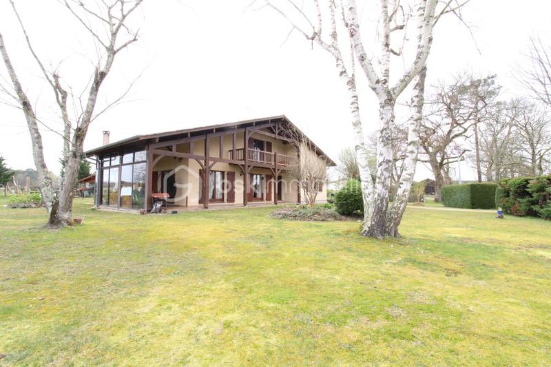 Maison - 185 m² - 7 pièces