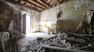 Parking / Garage - 95 m²