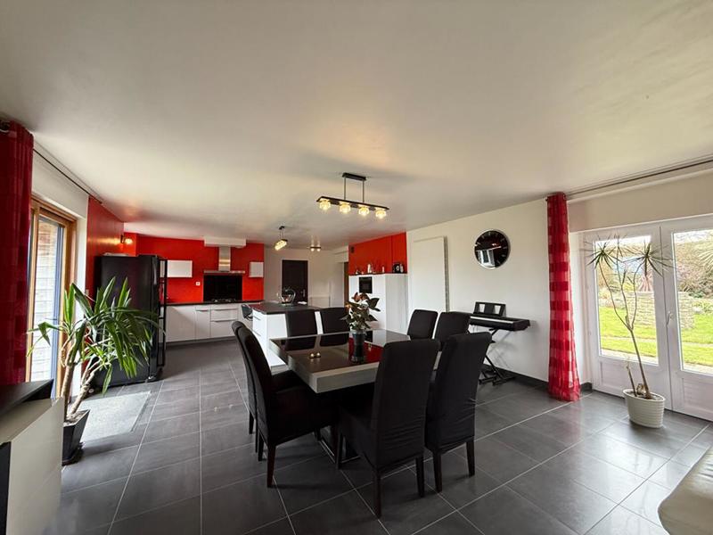 Maison - 310 m² - 16 pièces