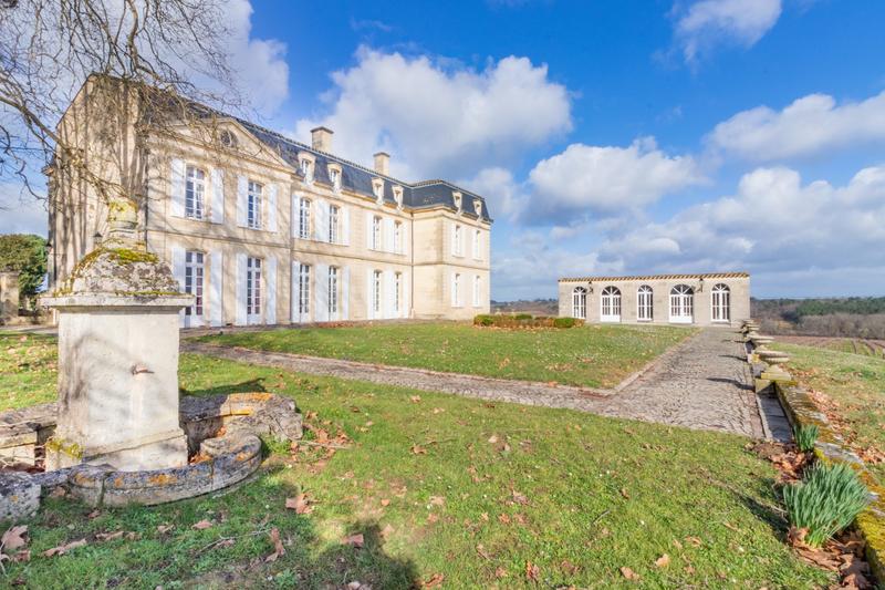 Château - 1 160 m² - 20 pièces