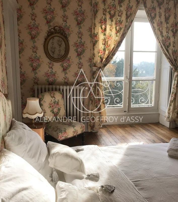 Château - 4 200 m² - 72 pièces