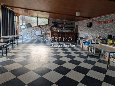 Maison - 960 m² - 32 pièces