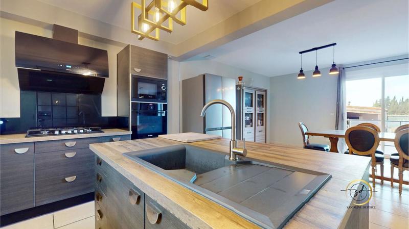 Maison - 145 m² - 5 pièces