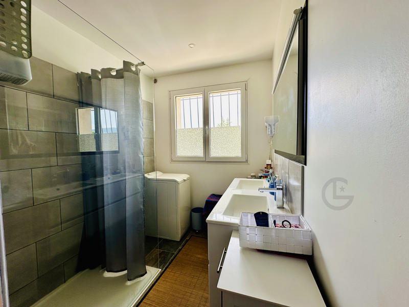 Appartement - 75 m² - 3 pièces