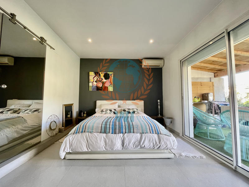 Maison - 170 m² - 8 pièces