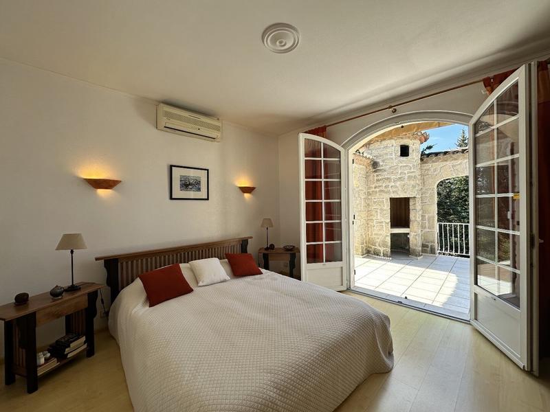 Villa - 215 m² - 7 pièces