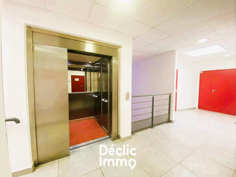 Bureau - 75 m² - 3 pièces