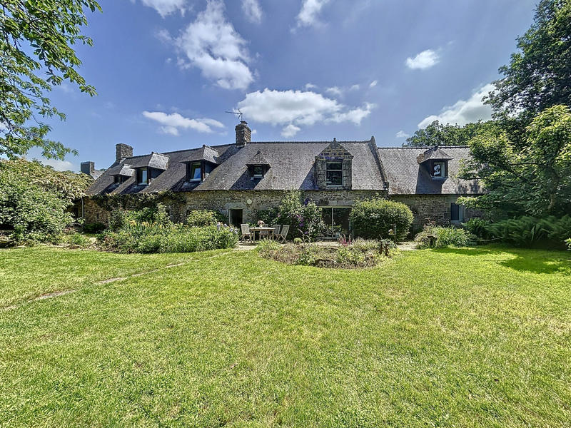 Maison ancienne - 195 m² - 5 pièces