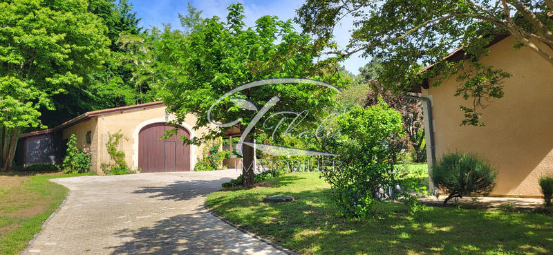 Maison ancienne - 290 m² - 8 pièces