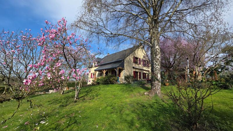 Maison - 203 m² - 6 pièces